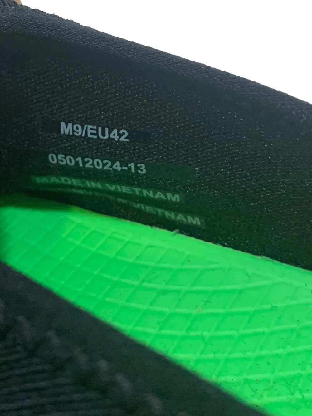 OOFOS Men's Slip-On Sneakers in Black with Green Interior